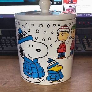Peanuts - Classic Ceramic Cookie Jar - Charlie Brown Snoopy & Friends